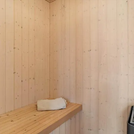 84309-ebeltoft-klokkegrund-5 *