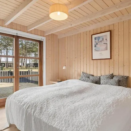 84309-ebeltoft-klokkegrund-5 *