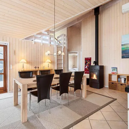 84309-ebeltoft-klokkegrund-5 *