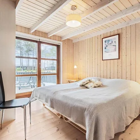 84309-ebeltoft-klokkegrund-5 * Ebeltoft